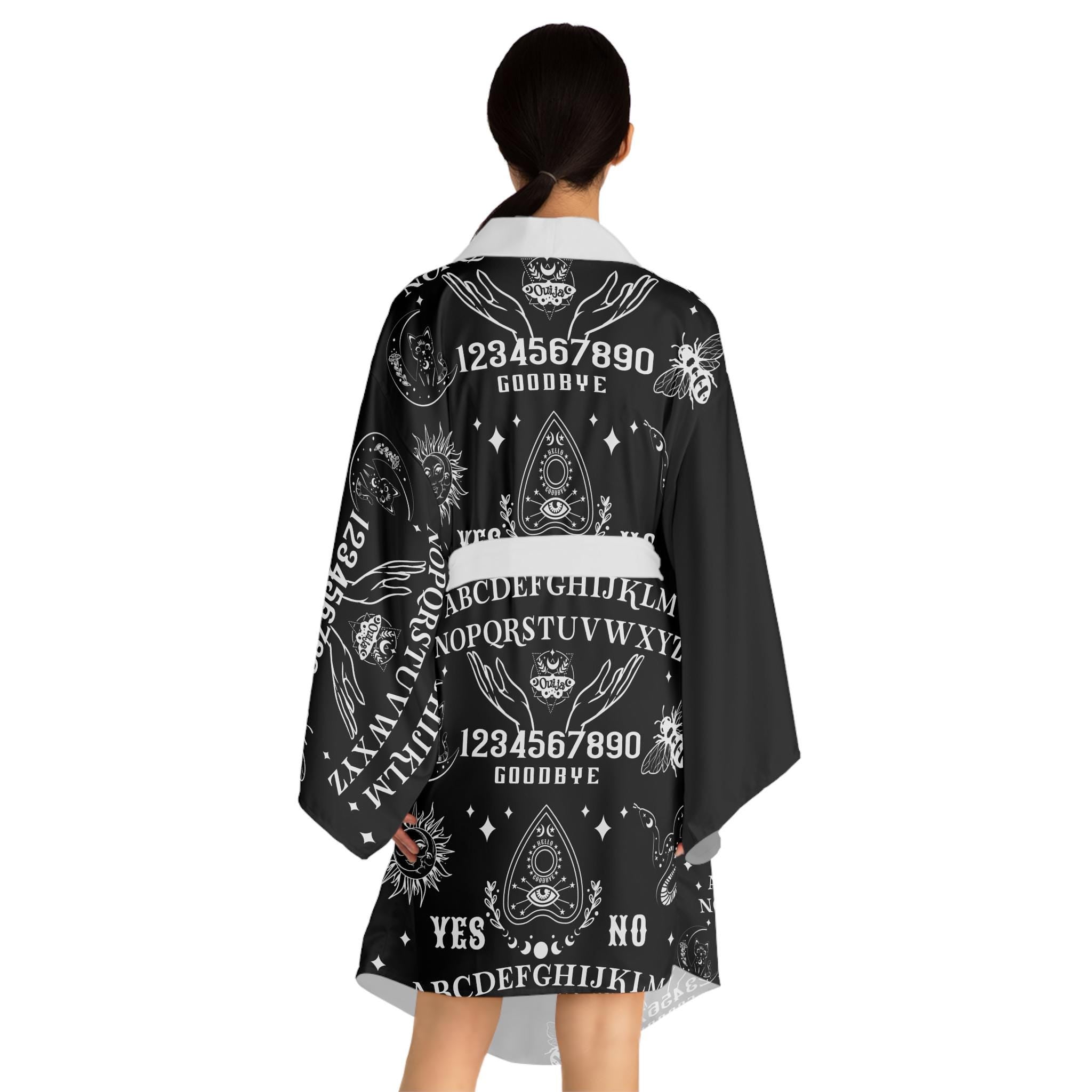Ouija Board Kimono Robe: Gothic Halloween Spirit Board Design
