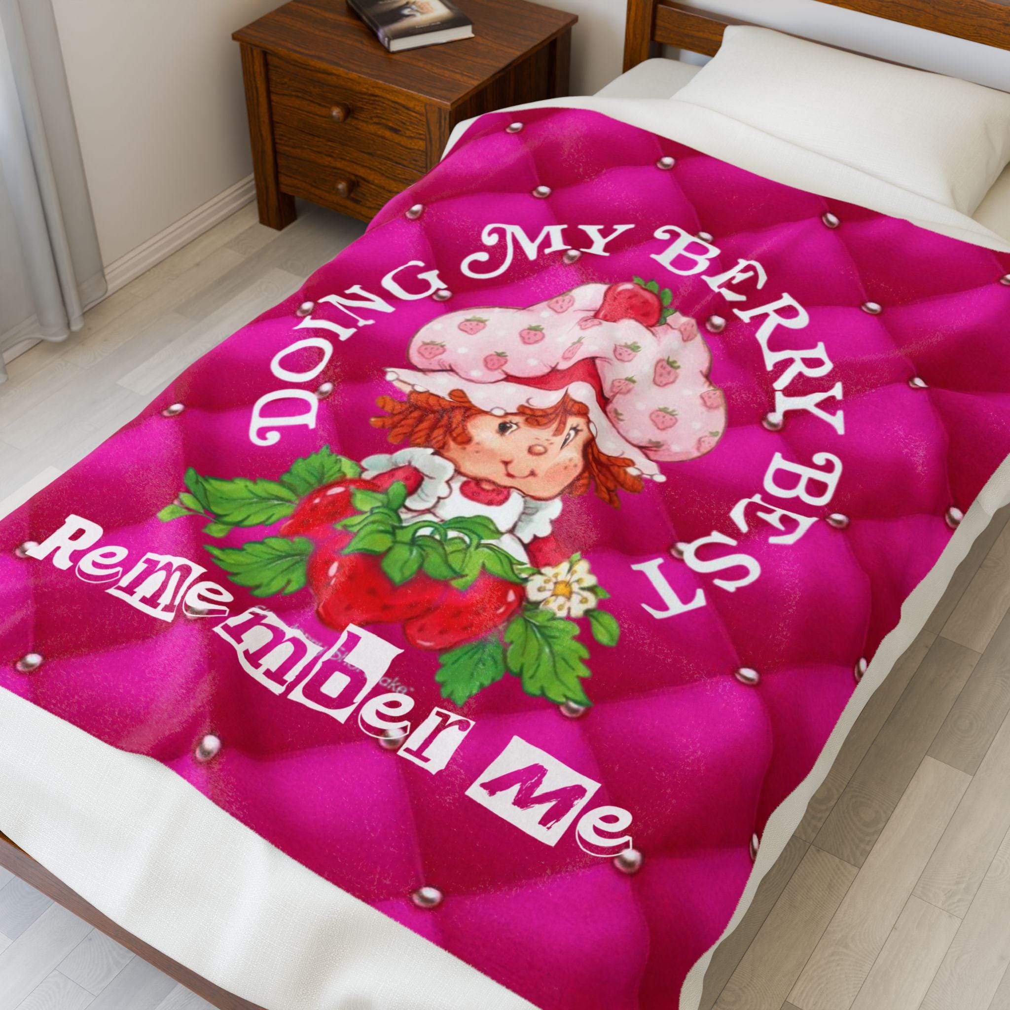 Retro 80s Strawberry Shortcake Throw Blanket - Cozy Velveteen Decor