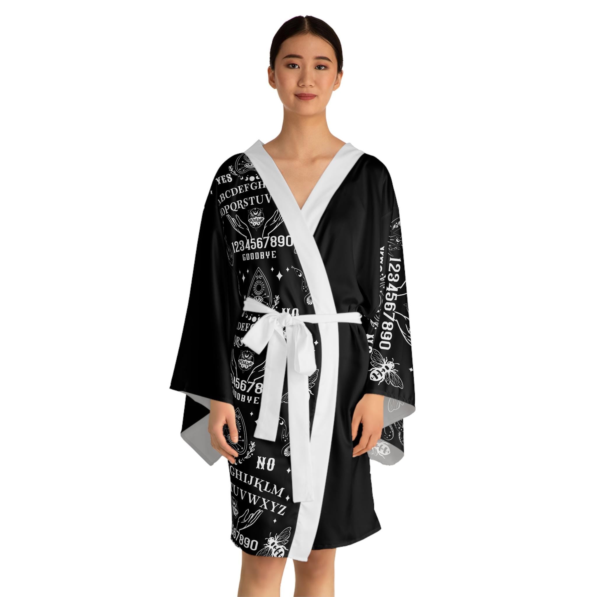 Ouija Board Kimono Robe: Gothic Halloween Spirit Board Design